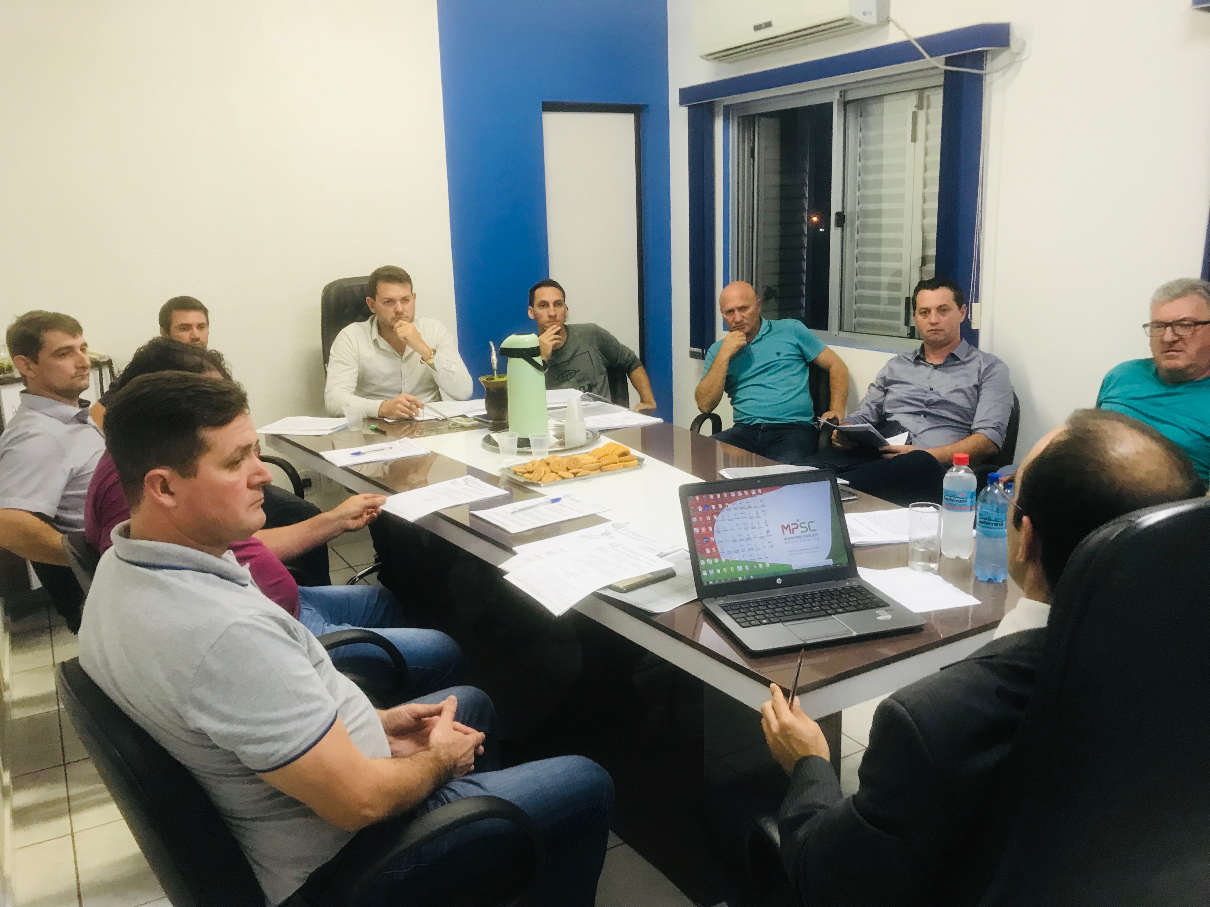 Legislativo recebe Promotor de Justiça da Comarca de Descanso, Promotor Regional do Meio Ambiente de São Miguel do Oeste e Secretário da Administra de Descanso