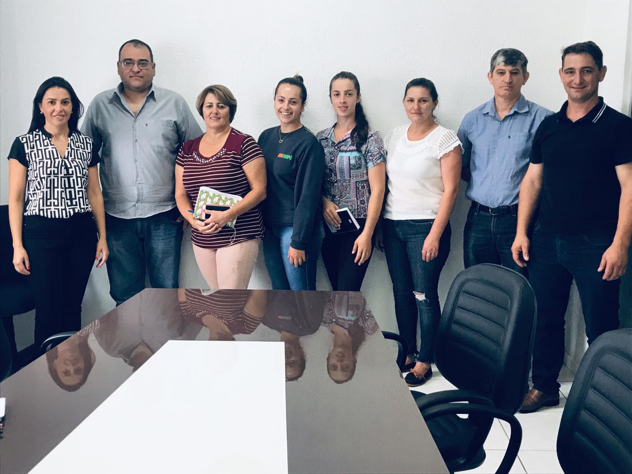 REUNIÃO COM DIRETORES OU REPRESENTANTES DAS ESCOLAS MUNICIPAIS E ESTADUAIS DO MUNICÍPIO