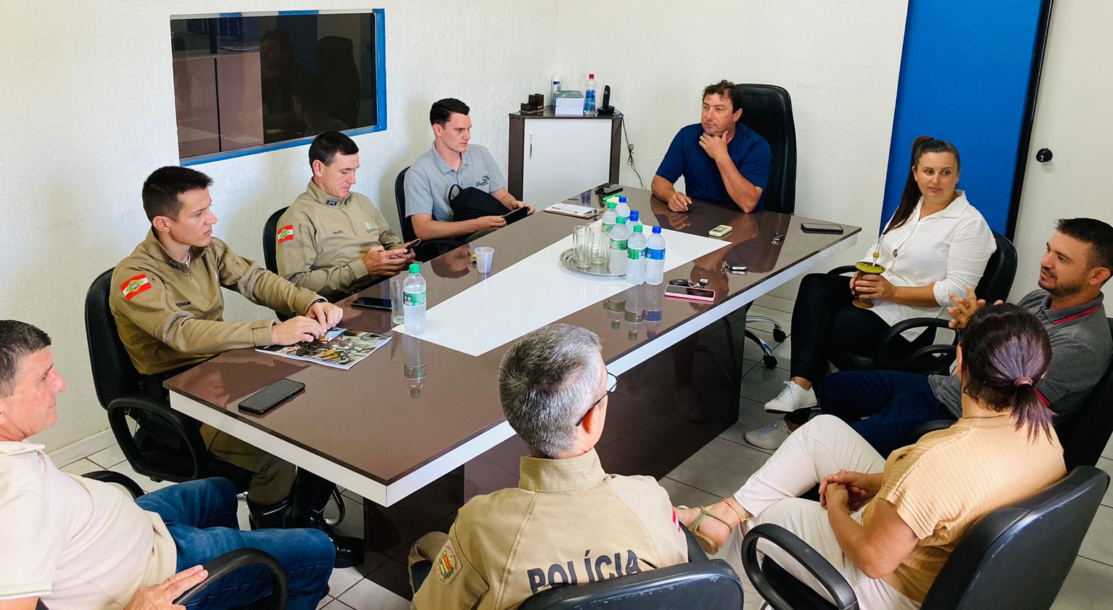 REUNIÃO PODER LEGISLATIVO, EXECUTIVO E PMRv.